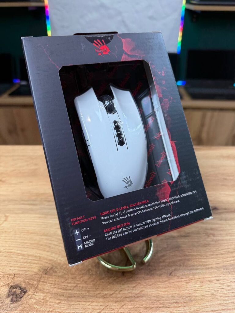 Bloody ES7 — упаковка ігрової мишки з RGB-підсвічуванням, сенсором PixArt та 6000 CPI.