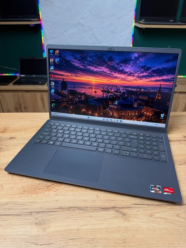 Dell Vostro 15 3515 вид спереду