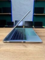 HP EliteBook 840 G5 — бічні порти та роз’єми 2