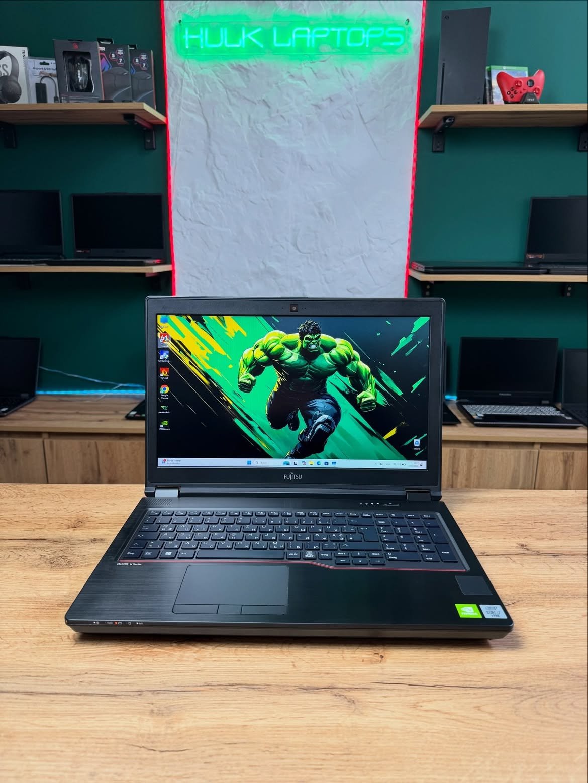 Fujitsu H7510 — високопродуктивна машина японської якості, створена для тих, хто шукає надійн Fujitsu H7510 ноутбук Core i7 Quadro T1000