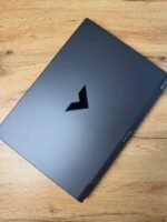 HP Victus 15-fb3041nw вид ззаду та дисплей