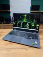 Lenovo LOQ 15ARP9 вид спереду