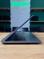 Lenovo LOQ 15ARP9 вид збоку