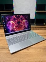 HP Pavilion 15-cs2048ur — клавіатура та дисплей