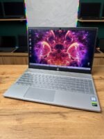 HP Pavilion 15-cs2048ur — клавіатура та дисплей