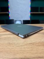HP Pavilion 15-cs2048ur — вид зправа