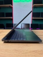 HP Victus 15-fb3041nw вид збоку