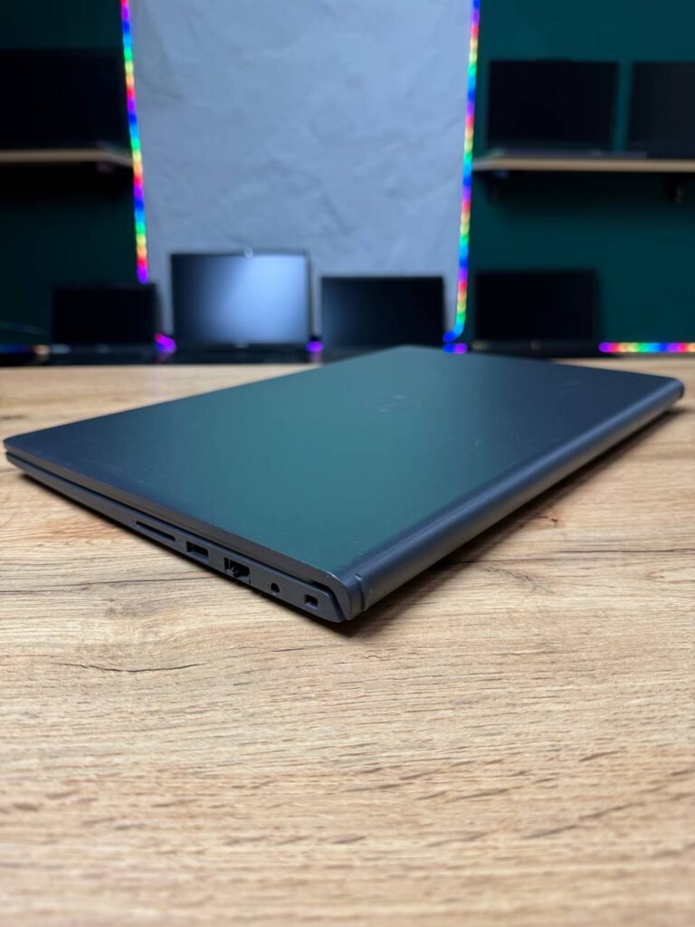 Dell Vostro 15 3515 — вид зліва
