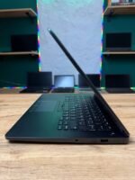 Dell Latitude E7470 — вид зправа