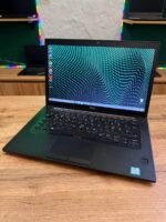 Dell Latitude 7480 — відкритий ноутбук з права