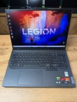 Lenovo Legion Pro 5 16ARX8 — відкритий ноутбук