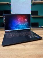 ASUS TUF F17 FX707VV-HX142 — відкритий ноутбук