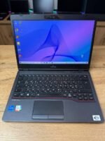 Fujitsu LifeBook U7311 — відкритий ноутбук