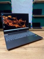 HP Victus 15-fa2093dx — відкритий ноутбук