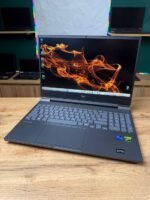 HP Victus 15-fa2093dx — вид спереду