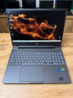 HP Victus 15-fa2093dx — клавіатура та дисплей