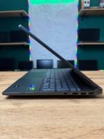 HP Victus 15-fa2093dx — вид зліва