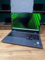 Lenovo LOQ 15ARP9 — клавіатура та дисплей