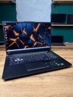 ASUS TUF Gaming A17 FA706IU — відкритий ноутбук
