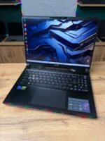 MSI Raider GE68 HX 13V — клавіатура та дисплей