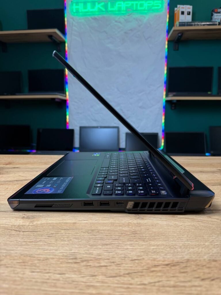 MSI Raider GE68 HX 13V — вигляд збоку