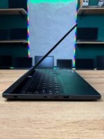 Lenovo Legion 5 15AKP10 — вигляд збоку