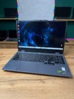 Lenovo LOQ 15ARP9 — клавіатура та дисплей