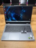Lenovo LOQ 15ARP9 — клавіатура та дисплей