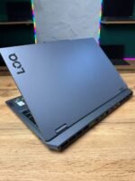 Lenovo LOQ 15ARP9 — вид зверху