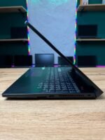 ASUS ROG Strix GL504G — вигляд збоку