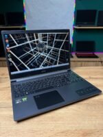 Acer Aspire 7 A715-42G — відкритий ноутбук