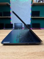 Lenovo IdeaPad Gaming 3 15IMH05 — вигляд з боку
