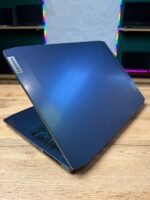 Lenovo IdeaPad Gaming 3 15IMH05 — вид зверху