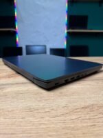 Lenovo IdeaPad Gaming 3 15IMH05 — вид зправа
