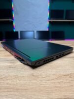 Acer Nitro 5 AN515-57-55ZS — вид зправа