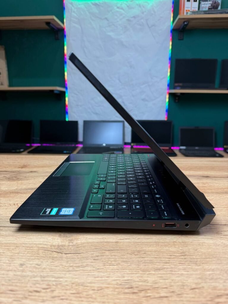 HP OMEN 15 — вигляд з боку