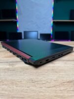 Acer Nitro 5 AN515-54-52ET — вид зправа