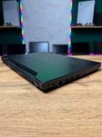 ASUS TUF Gaming A15 FA506NC — вид зправа
