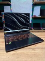 Acer Nitro V16 AI ANV16-42-R7BK — відкритий ноутбук