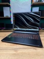 Acer Nitro V16 AI ANV16-42-R7BK — дисплей