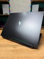 Acer Nitro V16 AI ANV16-42-R7BK — вид зверху