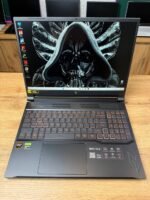 Acer Nitro V16 AI ANV16-42-R309 — відкритий ноутбук