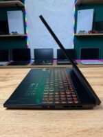 Acer Nitro V16 AI ANV16-42-R309 — вид збоку