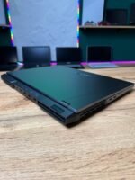 Lenovo Legion 5 Pro 16ARH7H — вид зправа