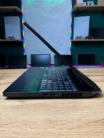 Acer Nitro 5 — вид збоку
