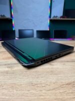 Acer Nitro 5 — вид зправа