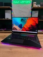 ASUS ROG Strix Scar G733CX — відкритий ноутбук