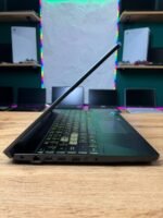 ASUS TUF Gaming A15 — вигляд з боку