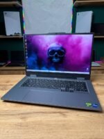 Lenovo LOQ 17IRX10 — клавіатура та дисплей