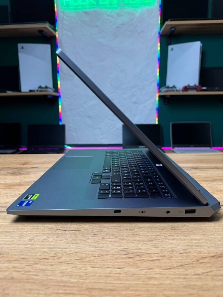 Lenovo LOQ 17IRX10 — вигляд з боку